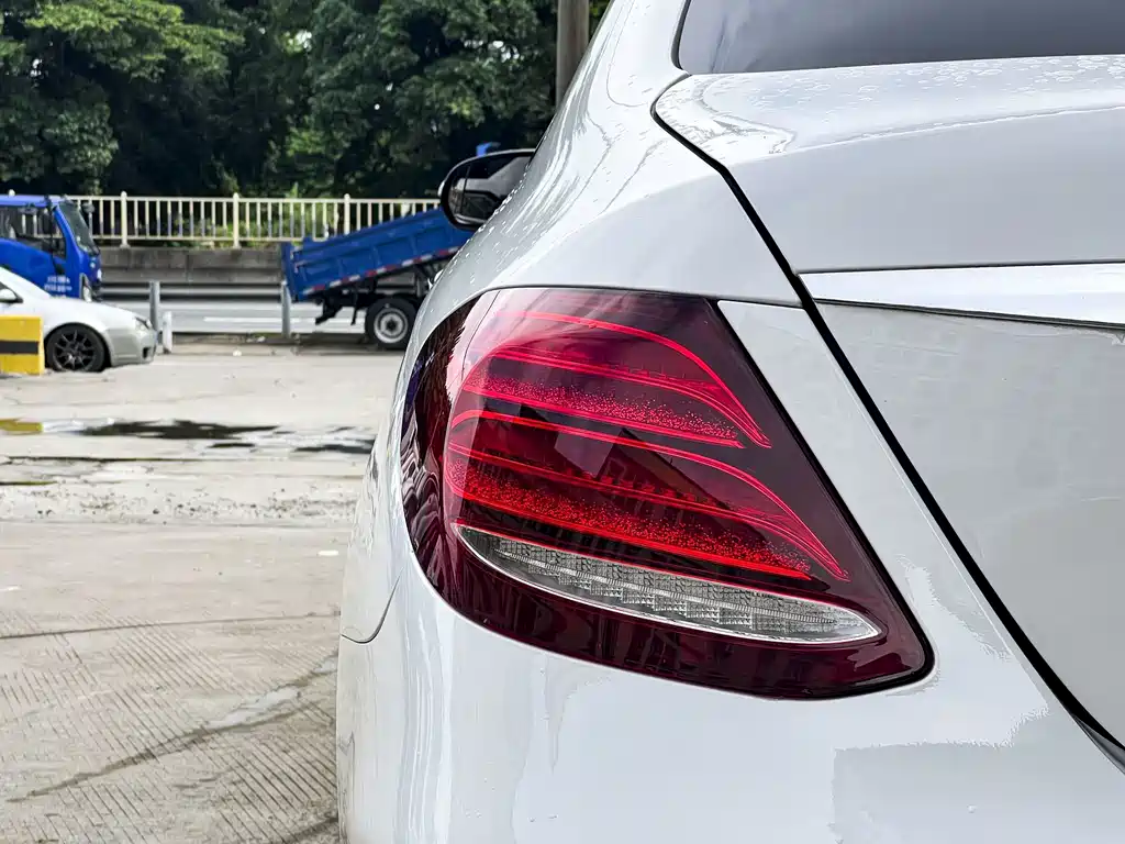 Mercedes-Benz E-Class 2019 — фото 7