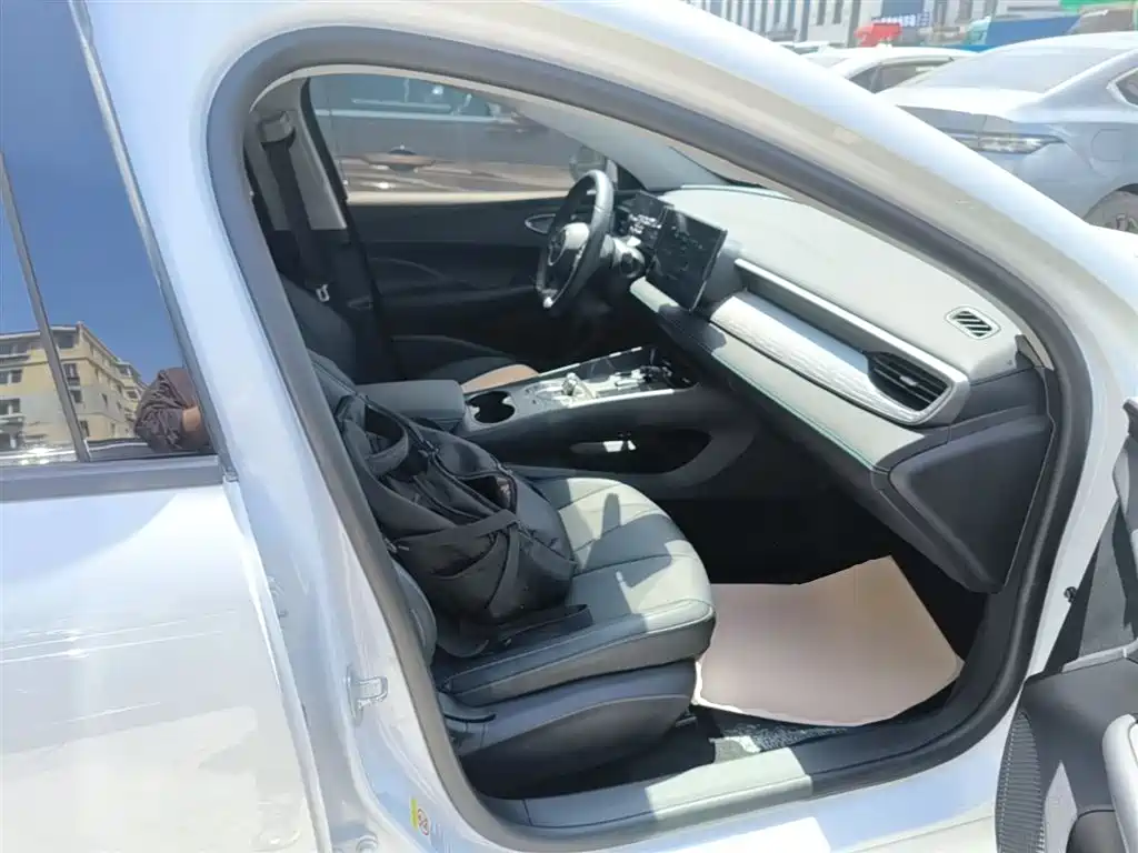 BYD Seal 05 DM-i 2025 — фото 25