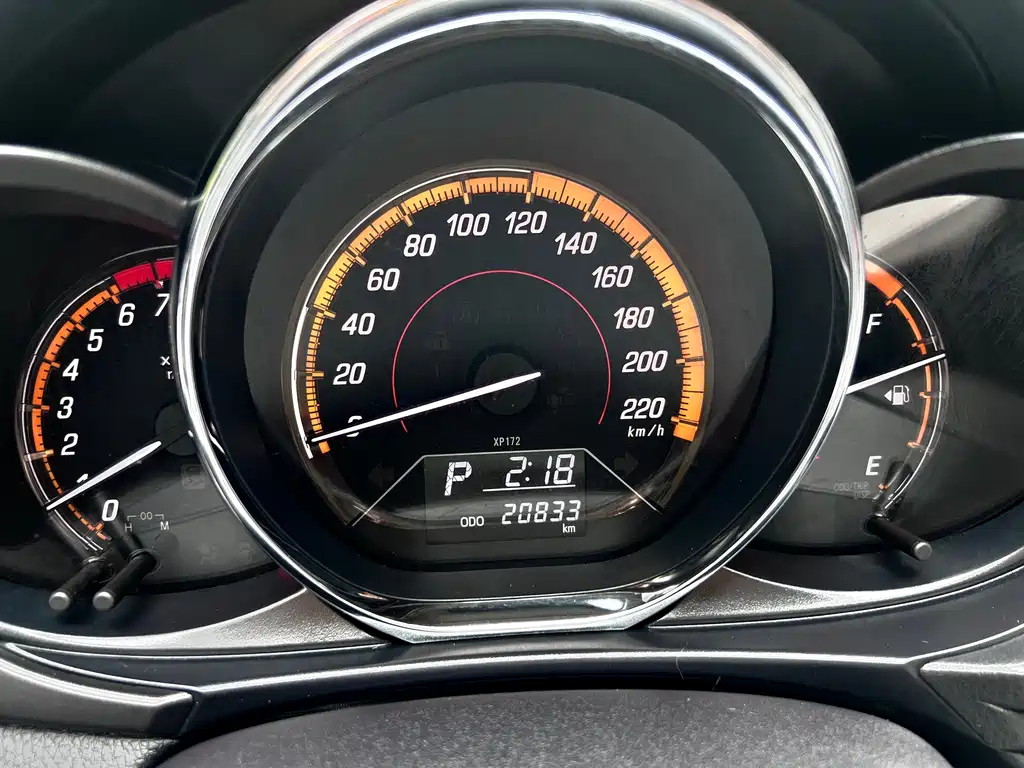 Toyota Yaris L 2022 — фото 23