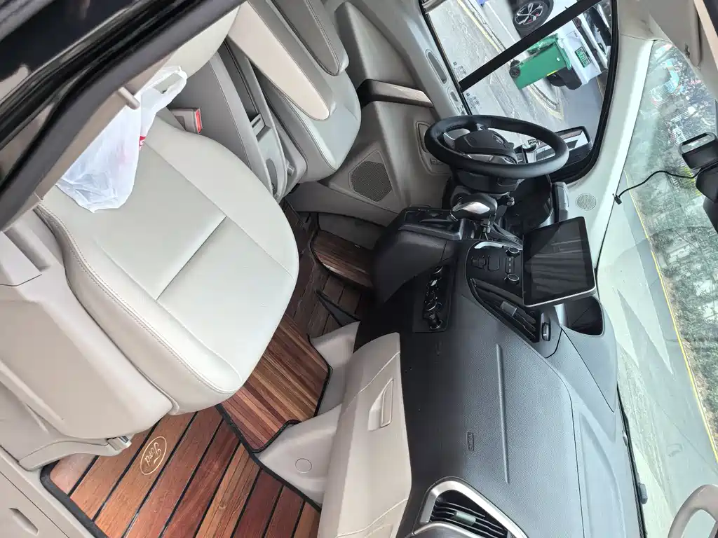 Ford Tourneo 2018 — фото 10