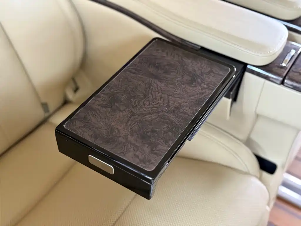 Toyota Alphard 2019 — фото 18