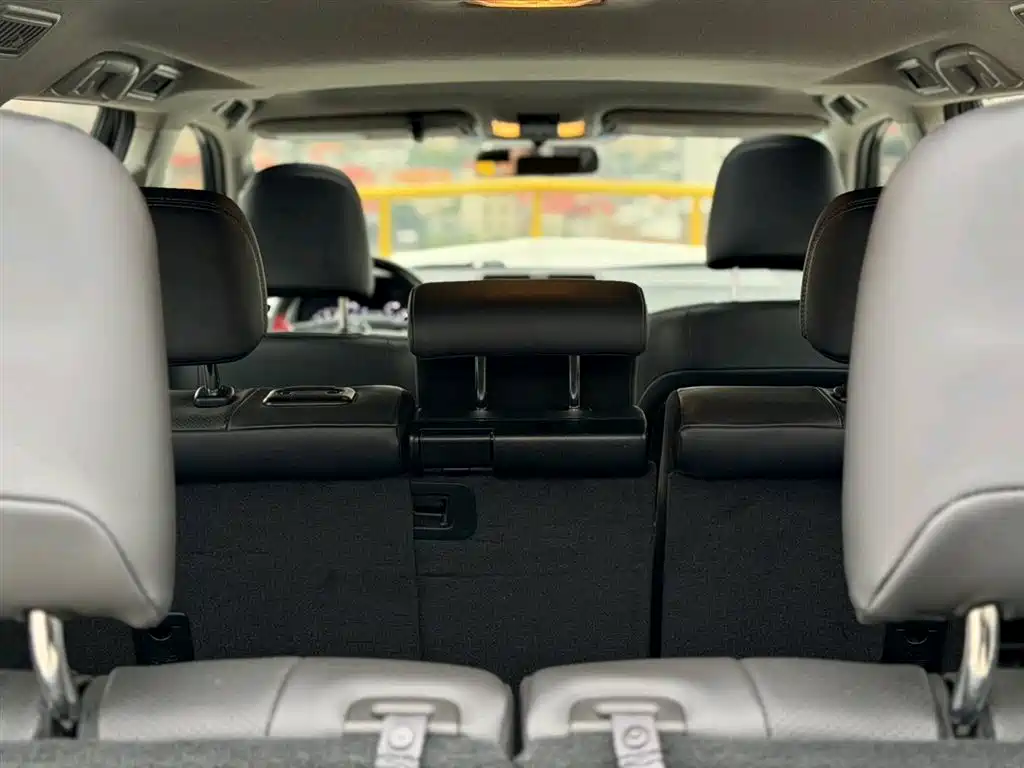 Toyota Prado 2019 — фото 18
