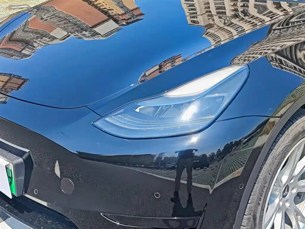 Tesla Model Y 2023 — фото 10