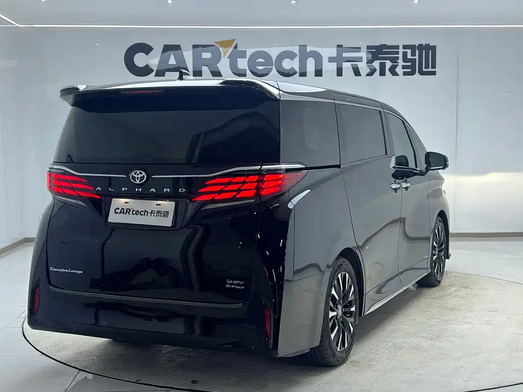 Toyota Alphard 2023 — фото 15