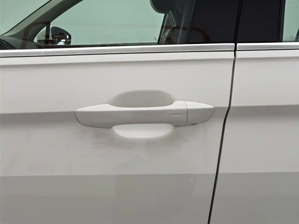 Volkswagen Tiguan L 2017 — фото 18