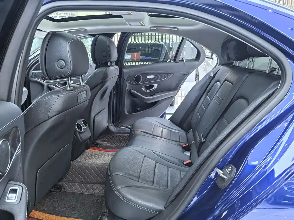 Mercedes-Benz C-Class 2018 — фото 12