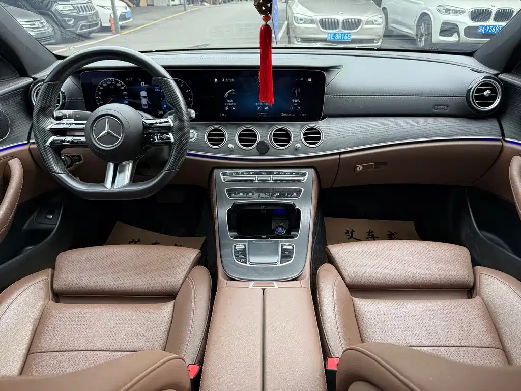 Mercedes-Benz E-Class 2022 — фото 8