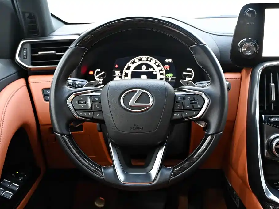 Lexus LX 2022 — фото 17