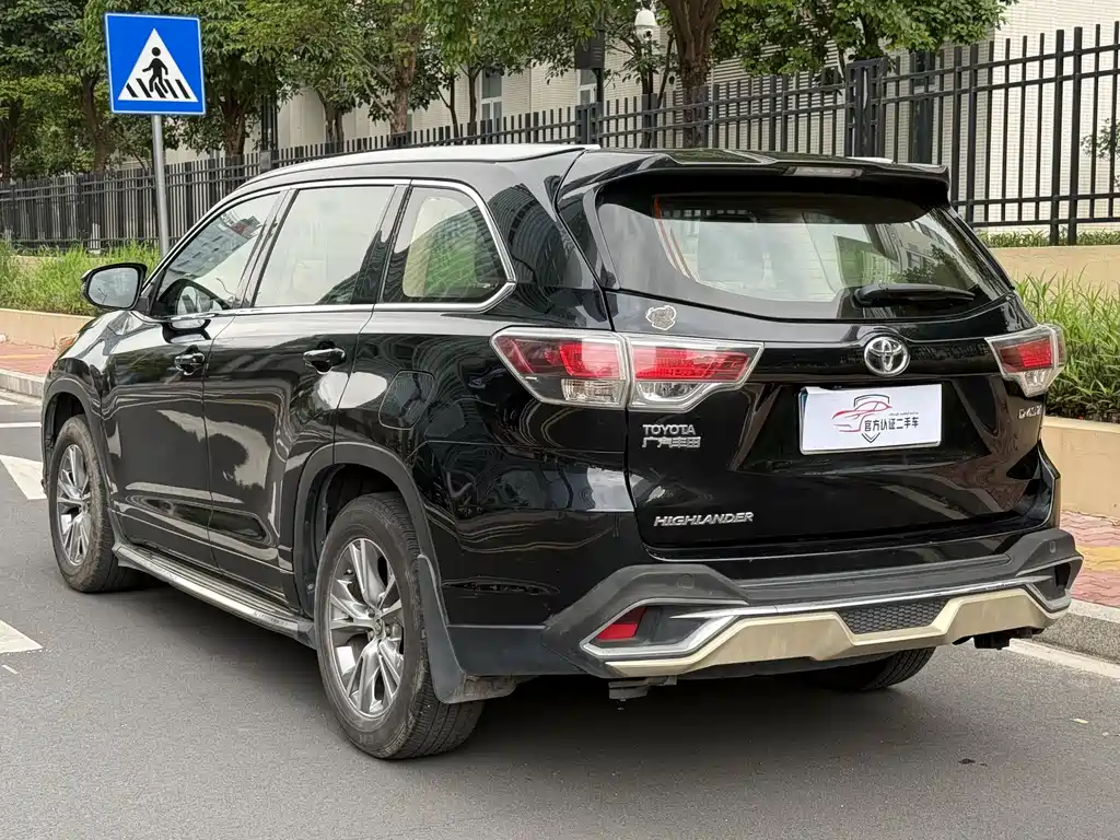 Toyota Highlander 2015 — фото 6