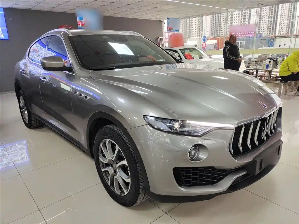 Maserati Levante 2018 — фото 22