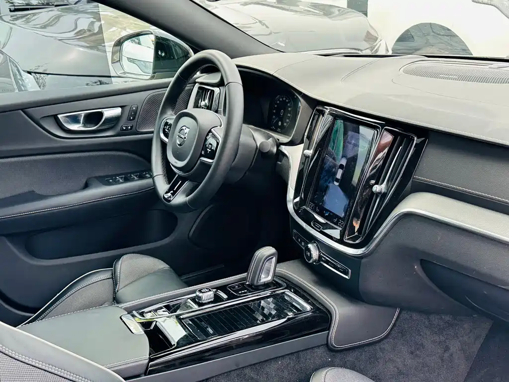 Volvo XC60 PHEV 2021 — фото 21