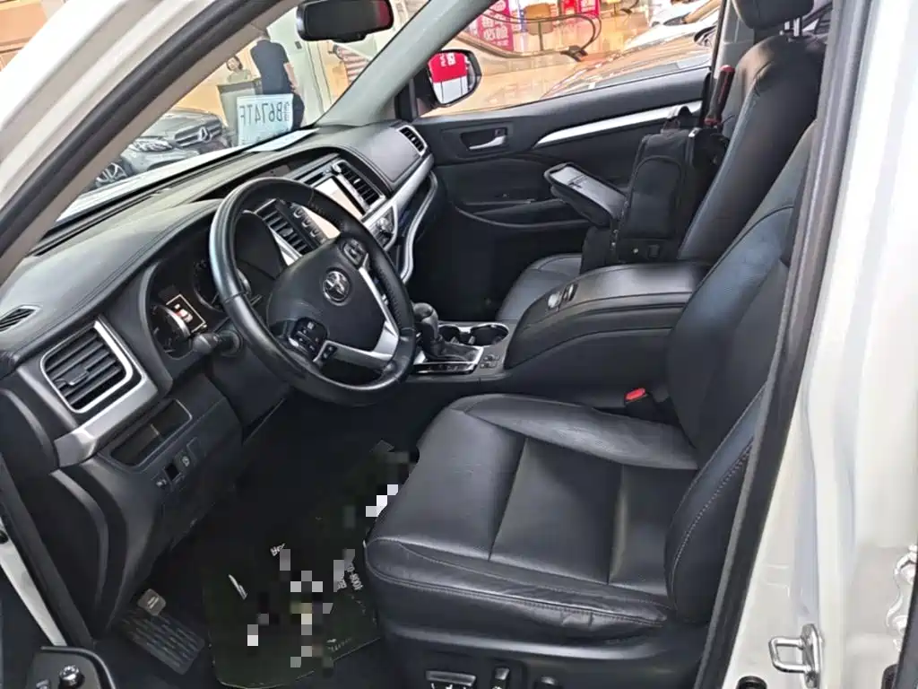 Toyota Highlander 2017 — фото 15