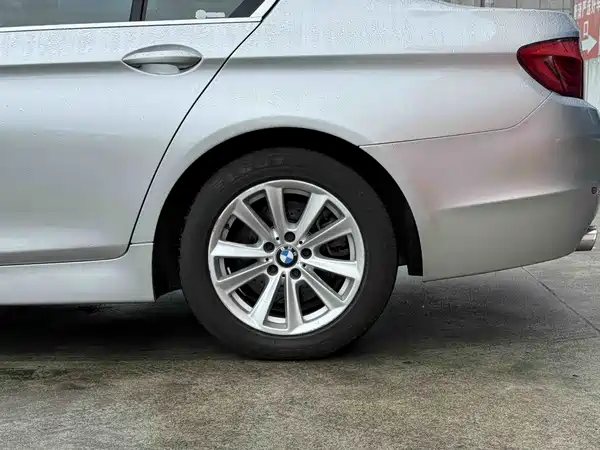 BMW 5 Series 2011