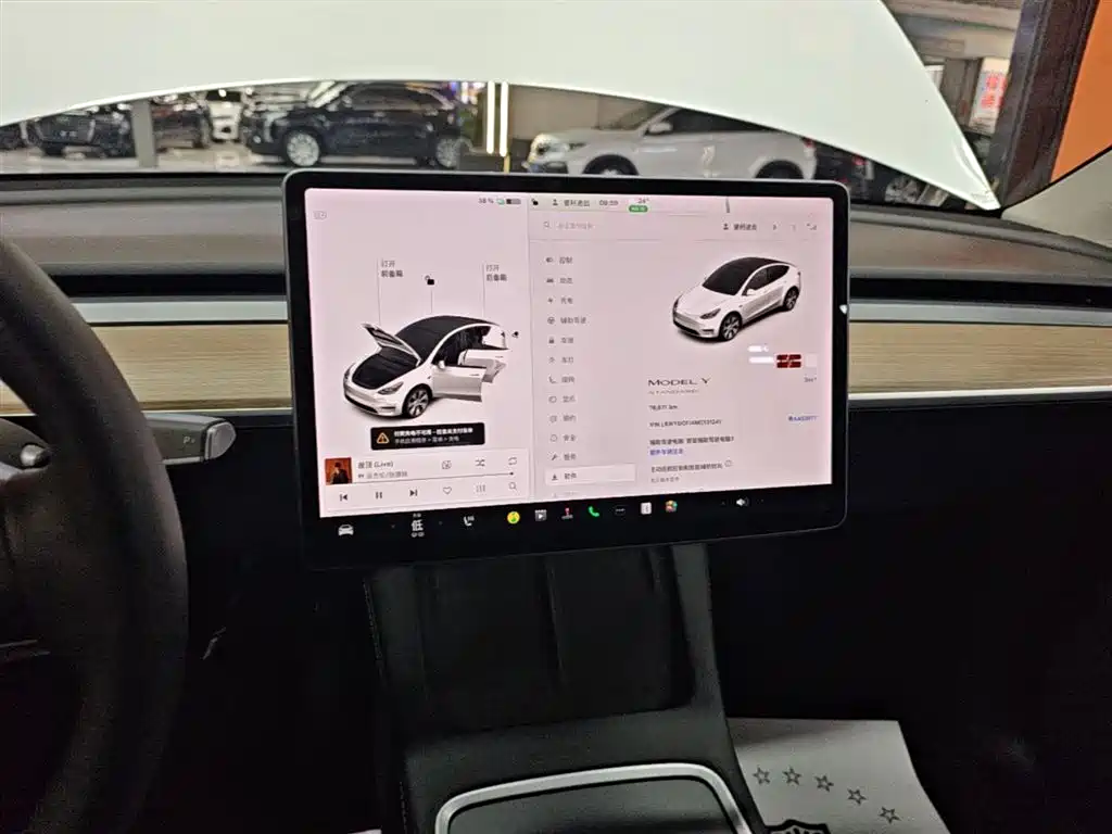 Tesla Model Y 2021 — фото 13