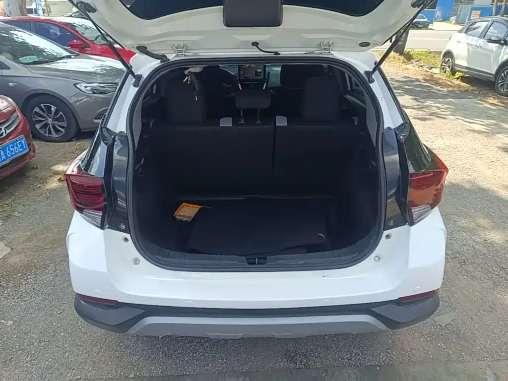 Toyota Yaris L 2020 — фото 19