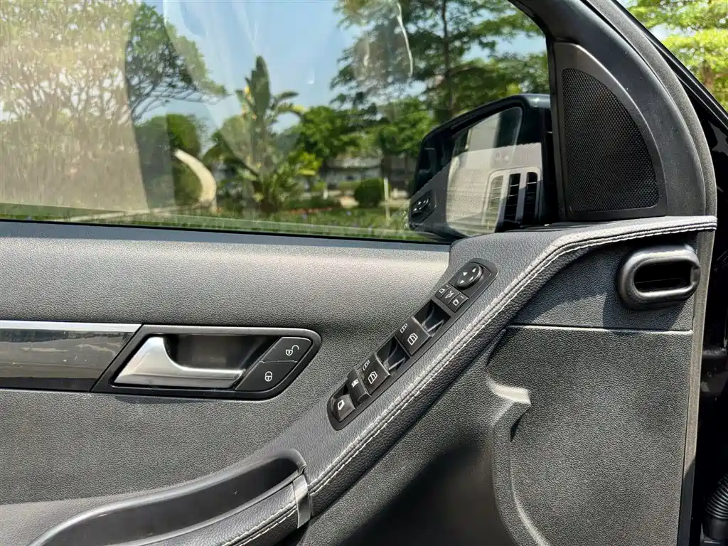 Mercedes-Benz R-Class 2015 — фото 21