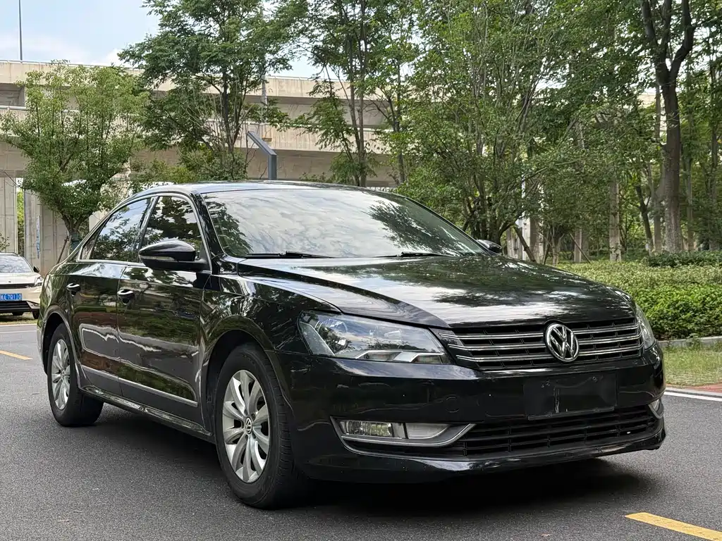 Volkswagen Passat 2013 — фото 2