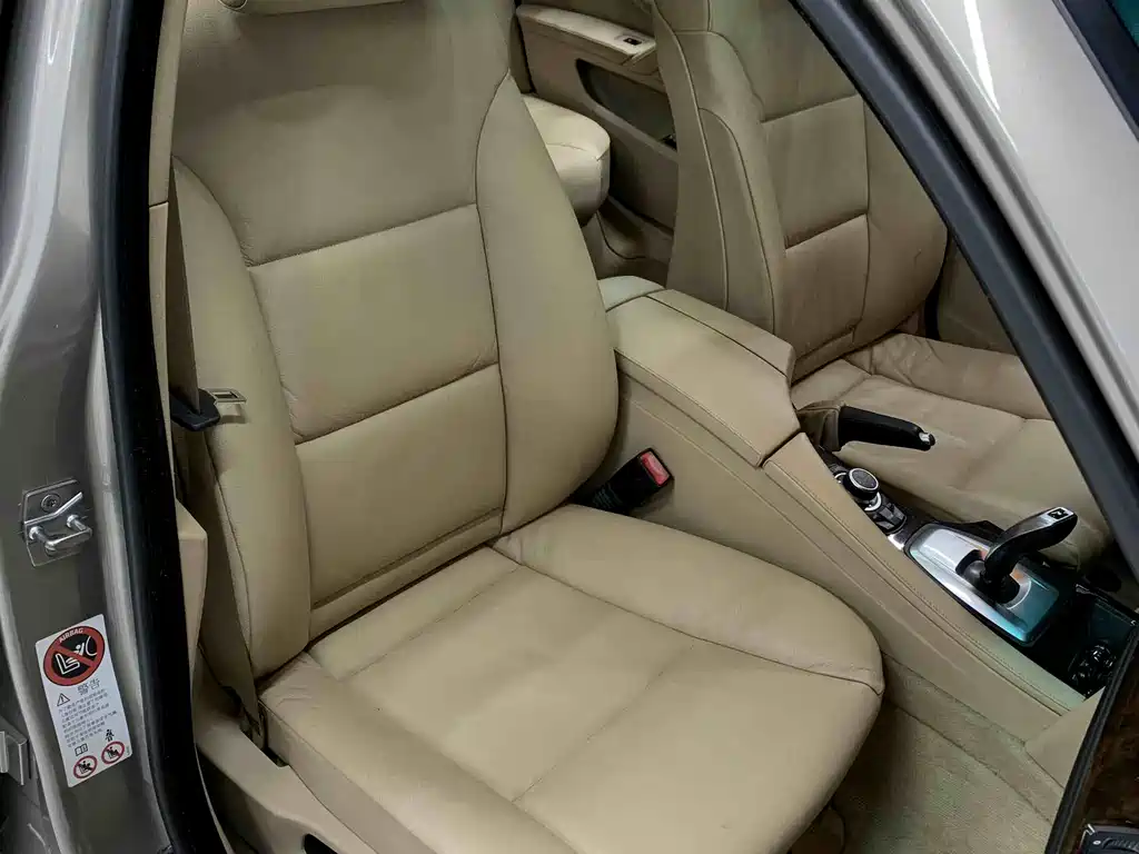 BMW 5 Series 2010 — фото 15
