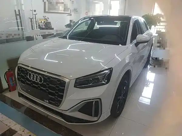Audi Q2L 2023