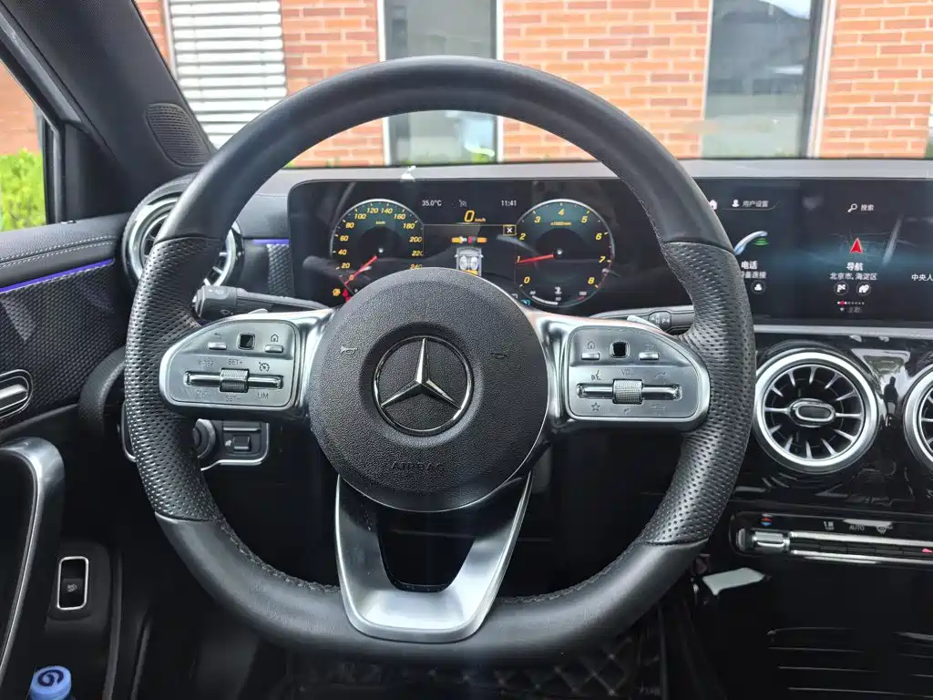 Mercedes-Benz A-Class 2021 — фото 17