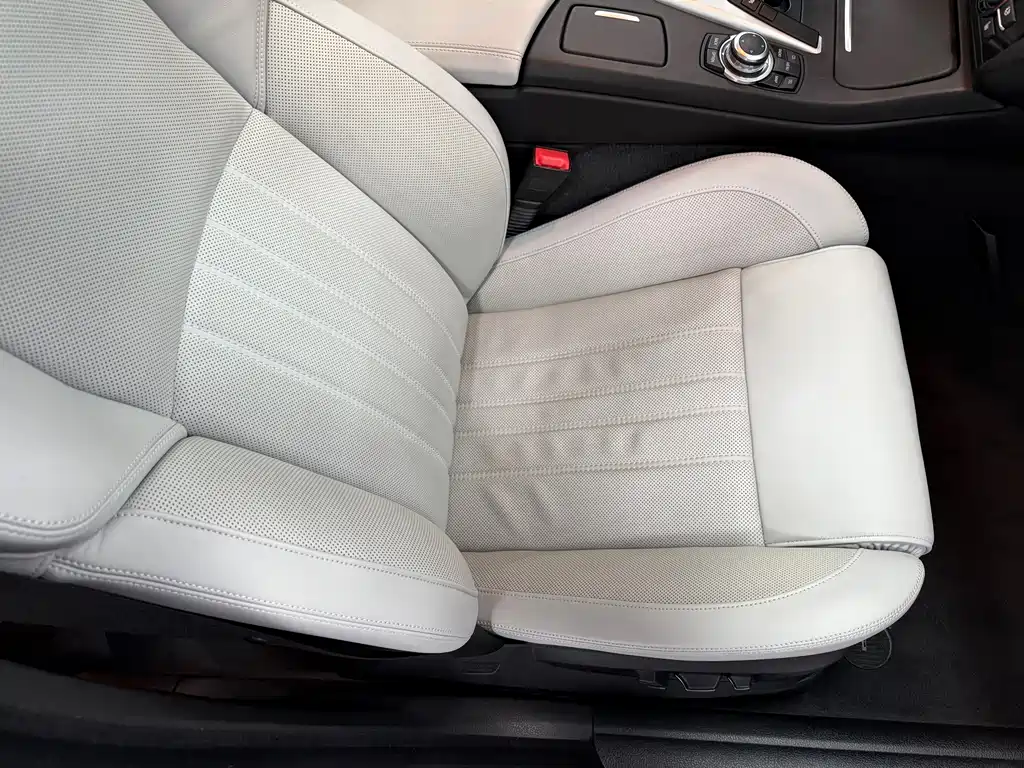 BMW M5 2012 — фото 20