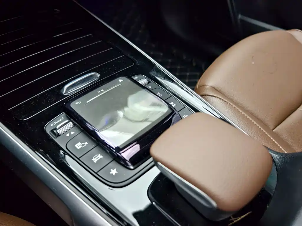 Mercedes-Benz GLB 2023 — фото 16