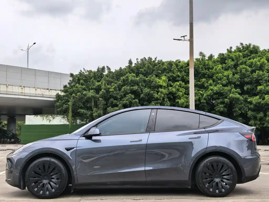 Tesla Model Y 2022 — фото 4