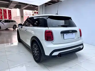 MINI MINI 2023