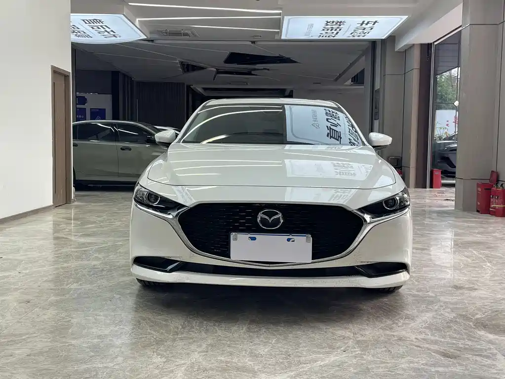 Mazda 3 Axela 2023