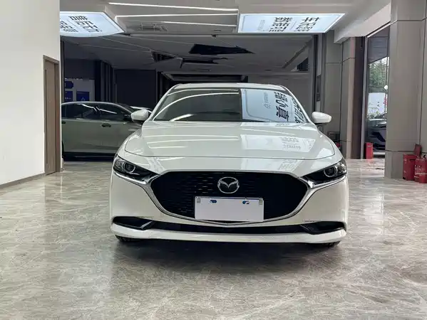 Mazda 3 Axela 2023