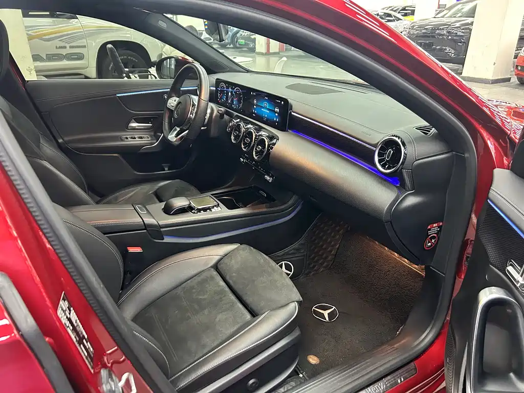 Mercedes-Benz A-Class 2019 — фото 12