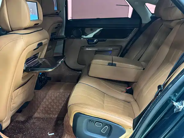 Jaguar XJ 2012