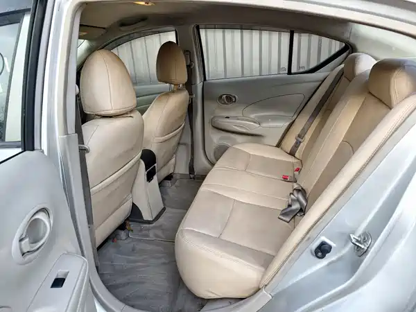 Nissan Sunny 2011
