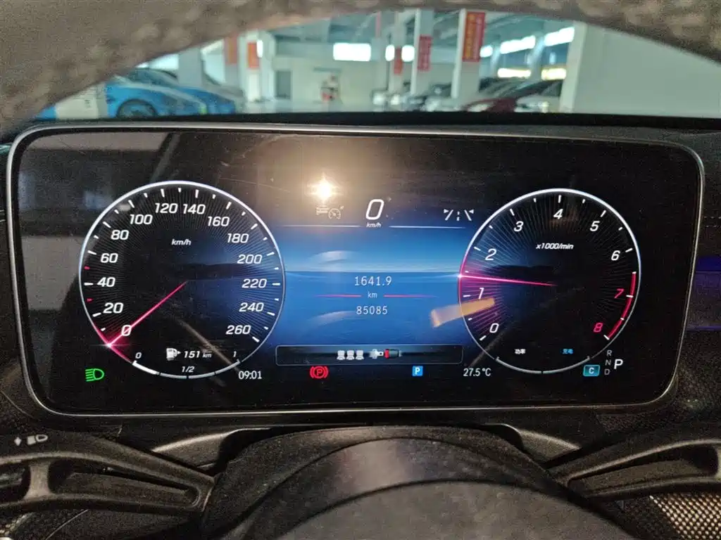 Mercedes-Benz C-Class 2023 — фото 12