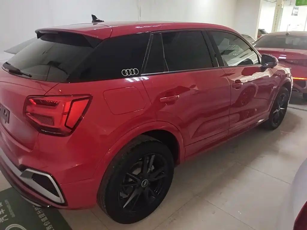 Audi Q2L 2023