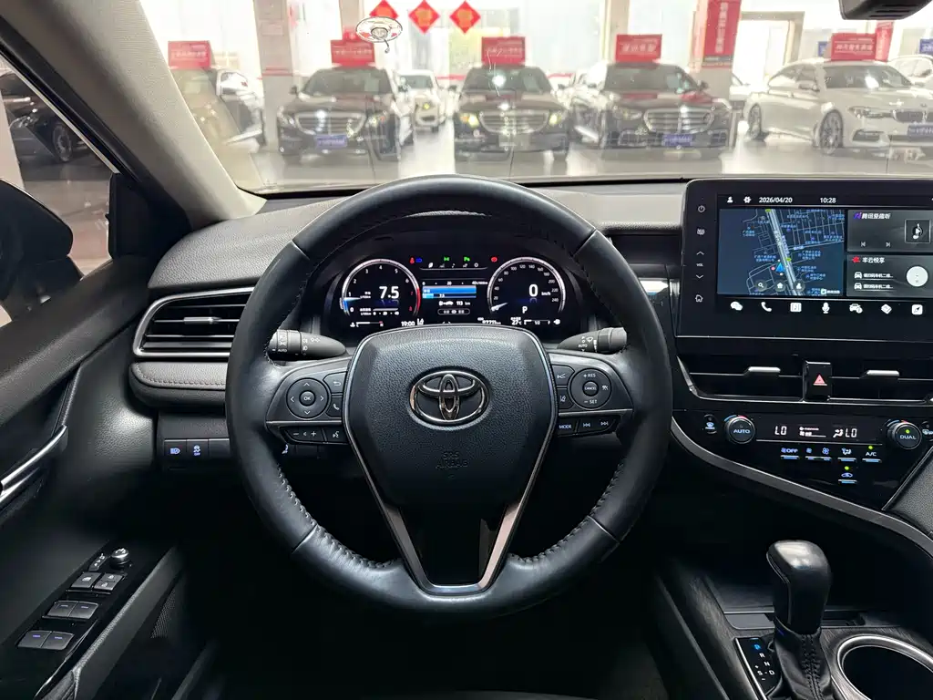 Toyota Camry 2022 — фото 12