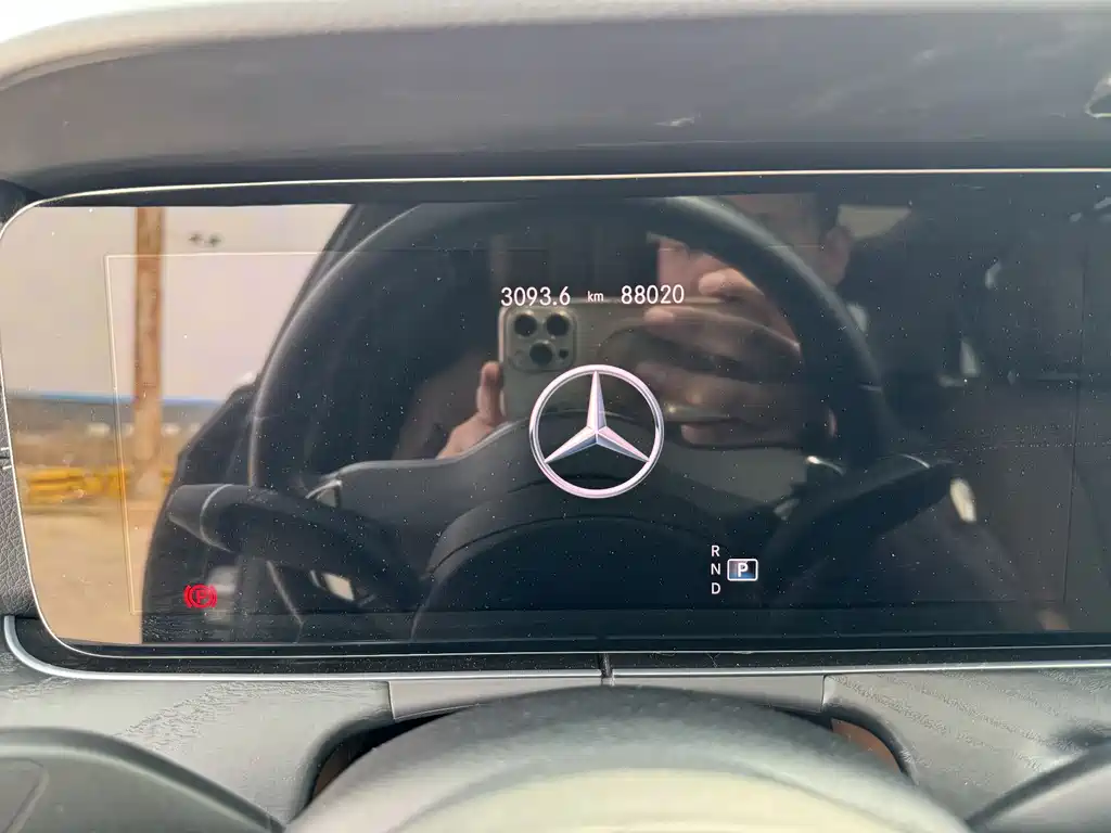 Mercedes-Benz E-Class 2019 — фото 18