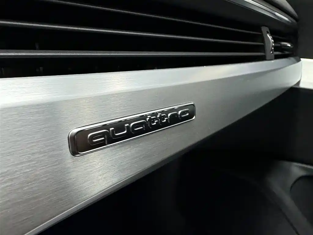 Audi A4L 2021 — фото 20