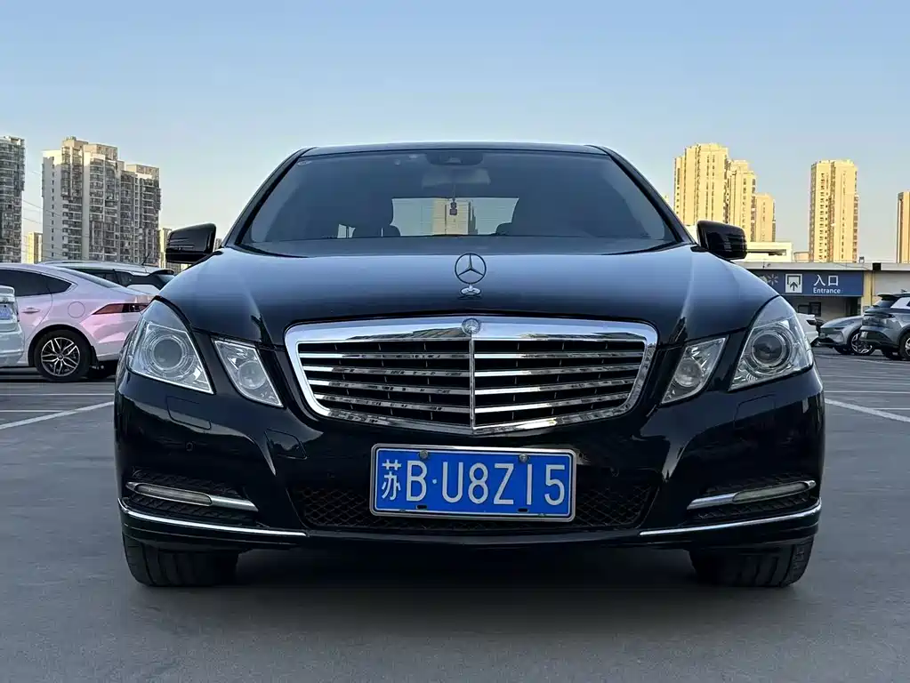 Mercedes-Benz E-Class 2013 — фото 1