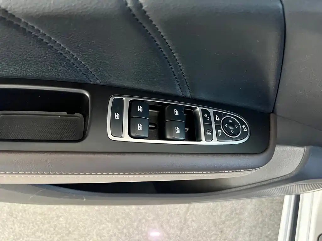 BYD Song MAX New Energy 2023 — фото 15