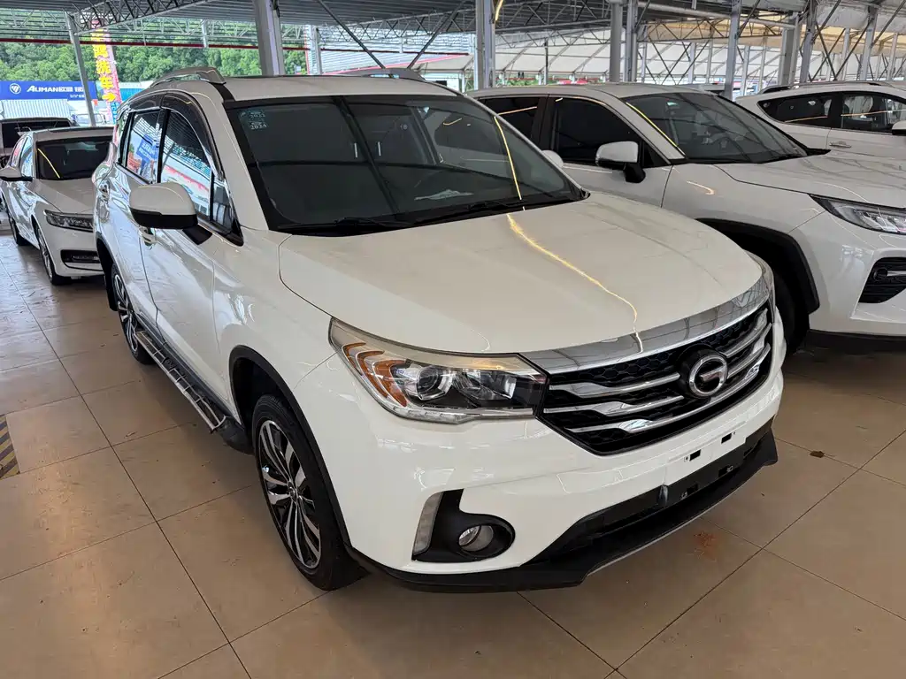 GAC Trumpchi GS4 2016 — фото 3
