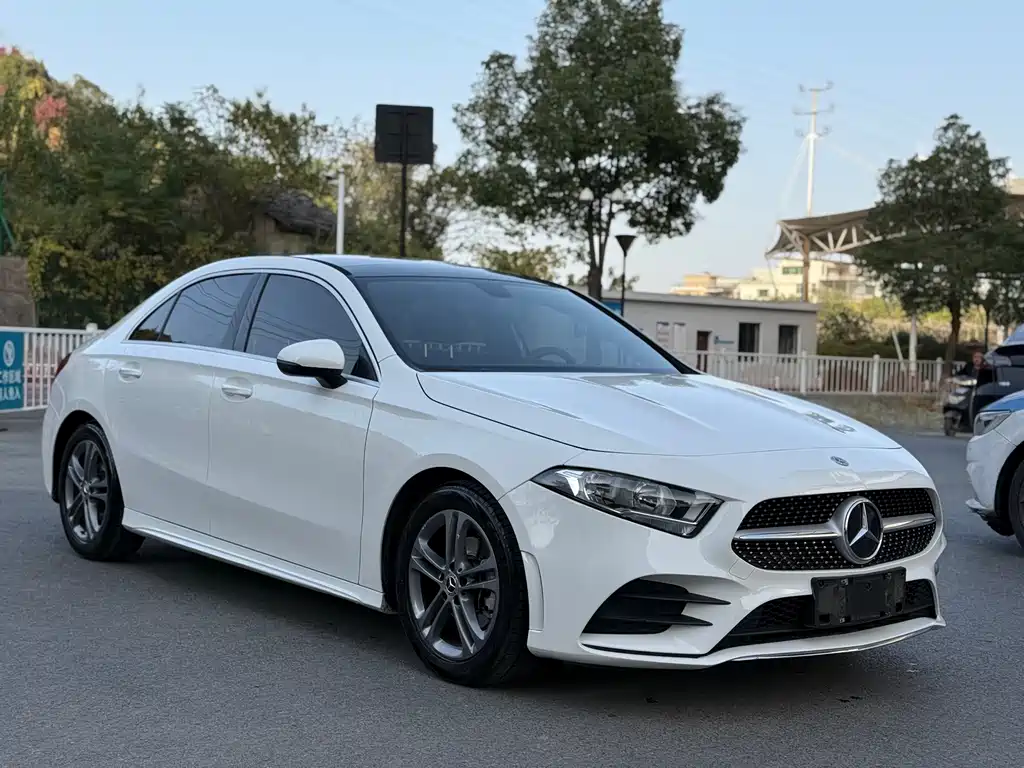 Mercedes-Benz A-Class 2021 — фото 3