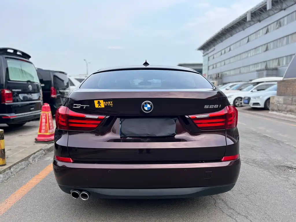 BMW 5 Series GT 2015 — фото 5