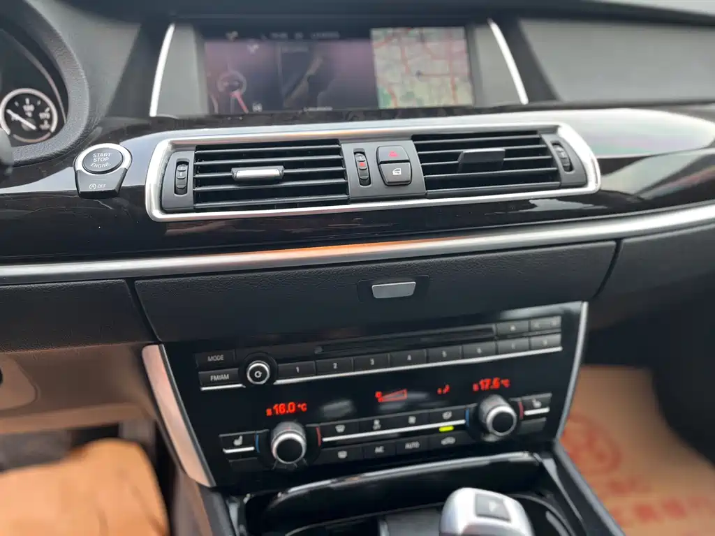 BMW 5 Series GT 2015 — фото 12