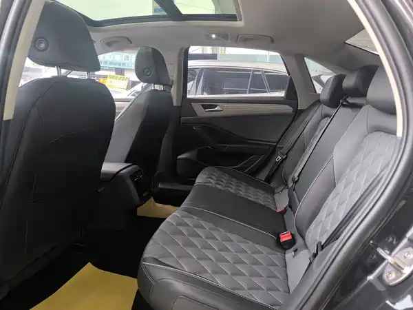 Volkswagen Sagitar 2024