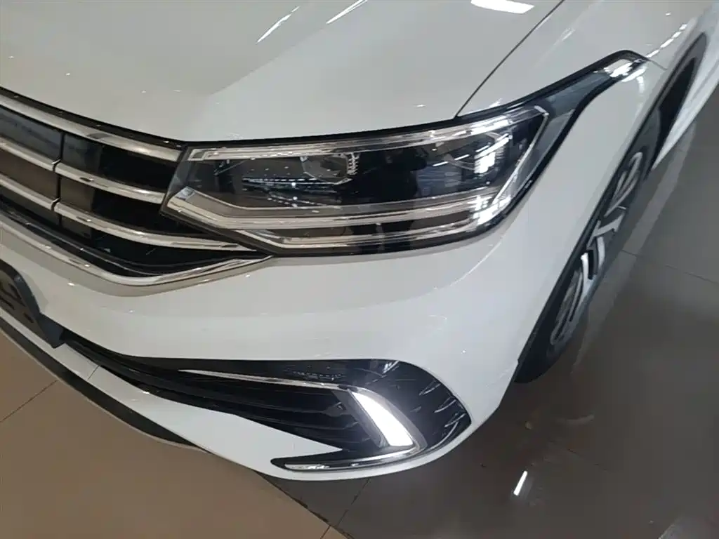 Volkswagen Tiguan L New Energy 2023 — фото 24