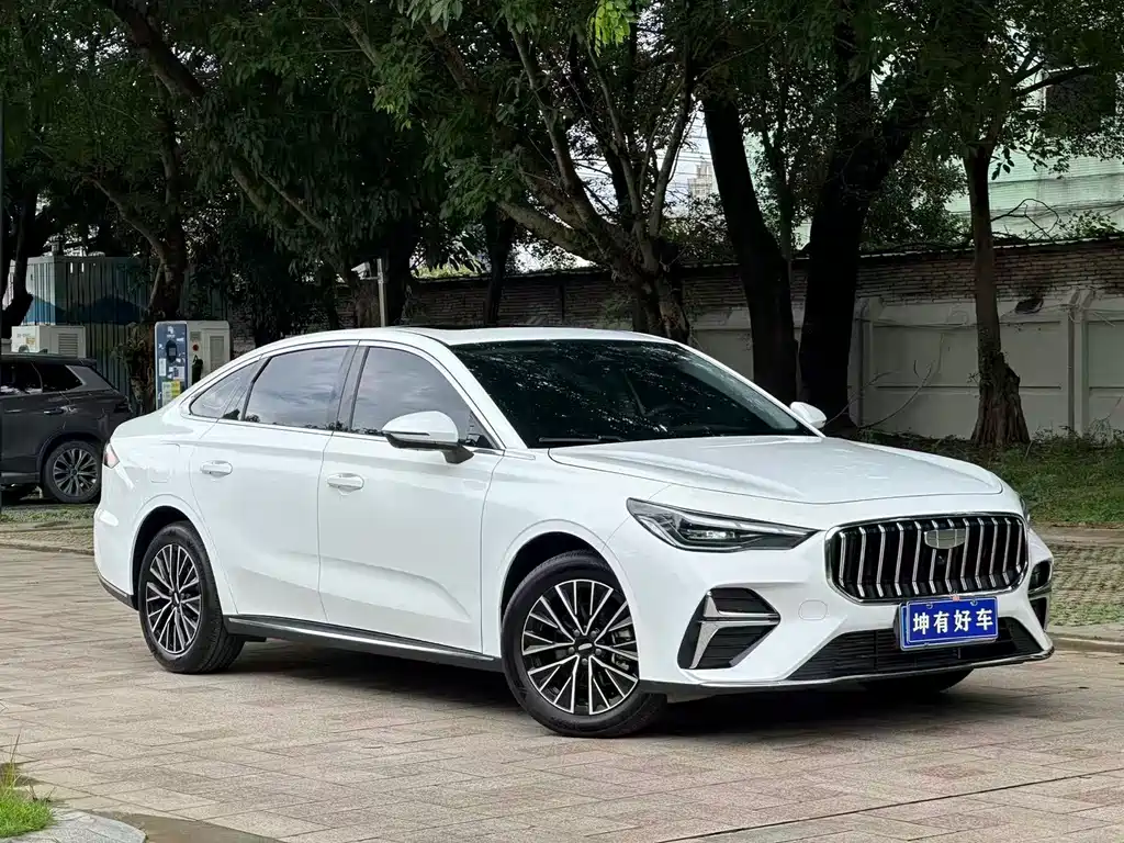 Geely Emgrand 2025