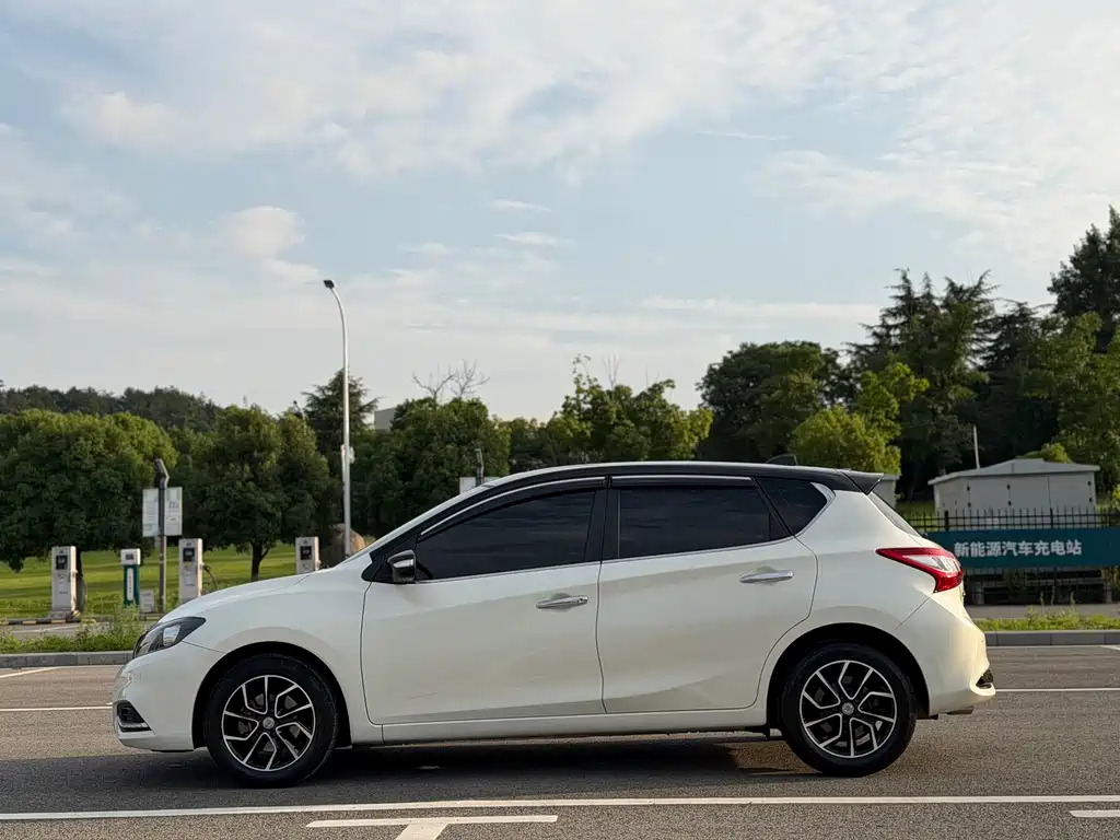 Nissan Tiida 2023