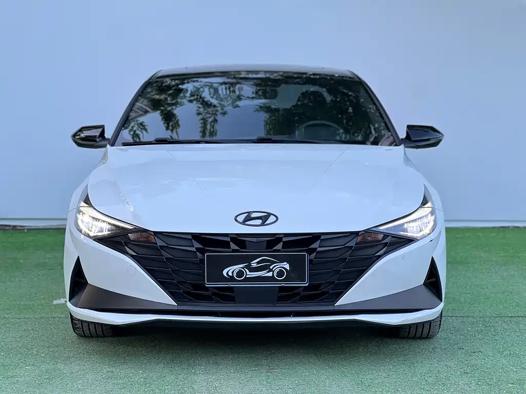 Hyundai Elantra 2022
