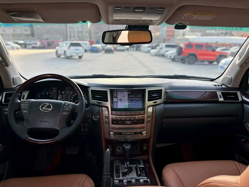 Lexus LX 2012